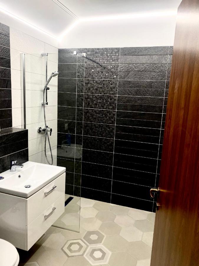Bokorlak Apartment โอดอร์เฮอู เซกุยเอสก์ ภายนอก รูปภาพ